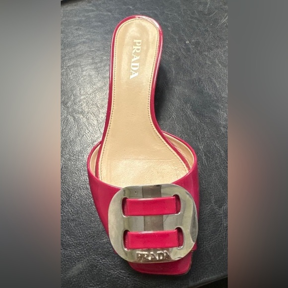Prada slippers size 6. Color: Fuschia - Picture 5 of 5